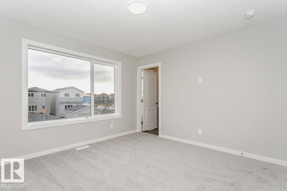 306 Hawthorn WY - Image 13
