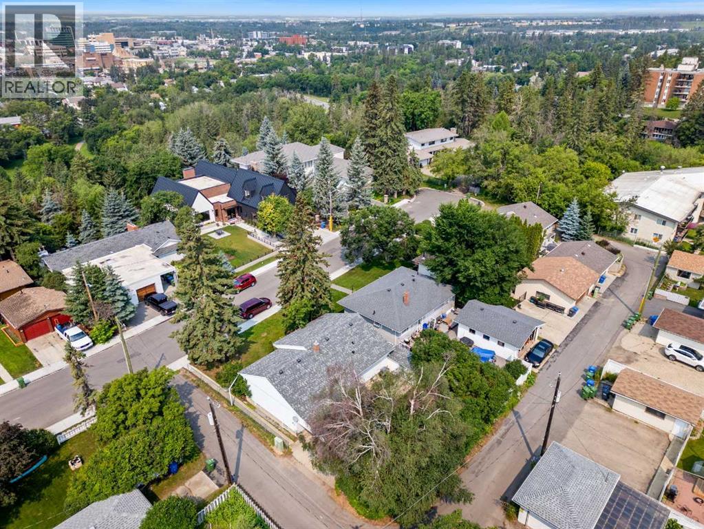 4715 43a Avenue - 40