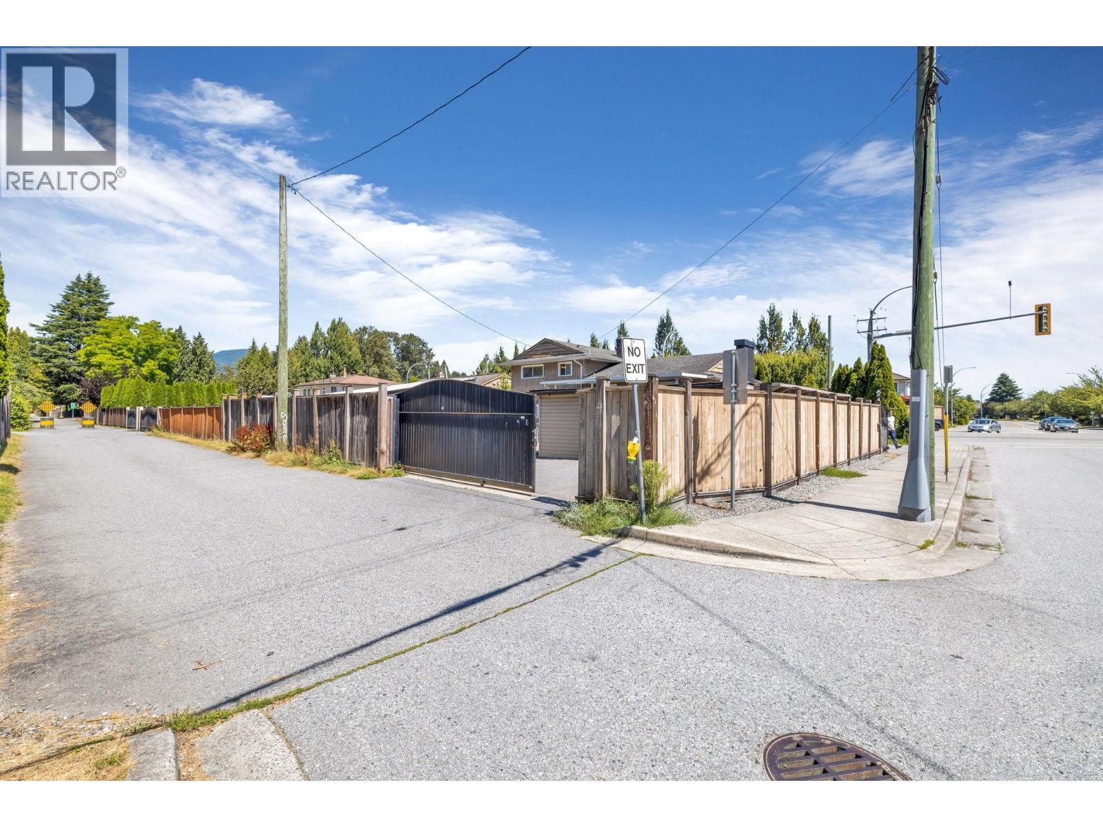 4 Bed, 2 Bath House for Sale in Port Coquitlam – 2715 COAST MERIDIAN ROAD, Port Coquitlam – MLS# R3150391 - Image 25