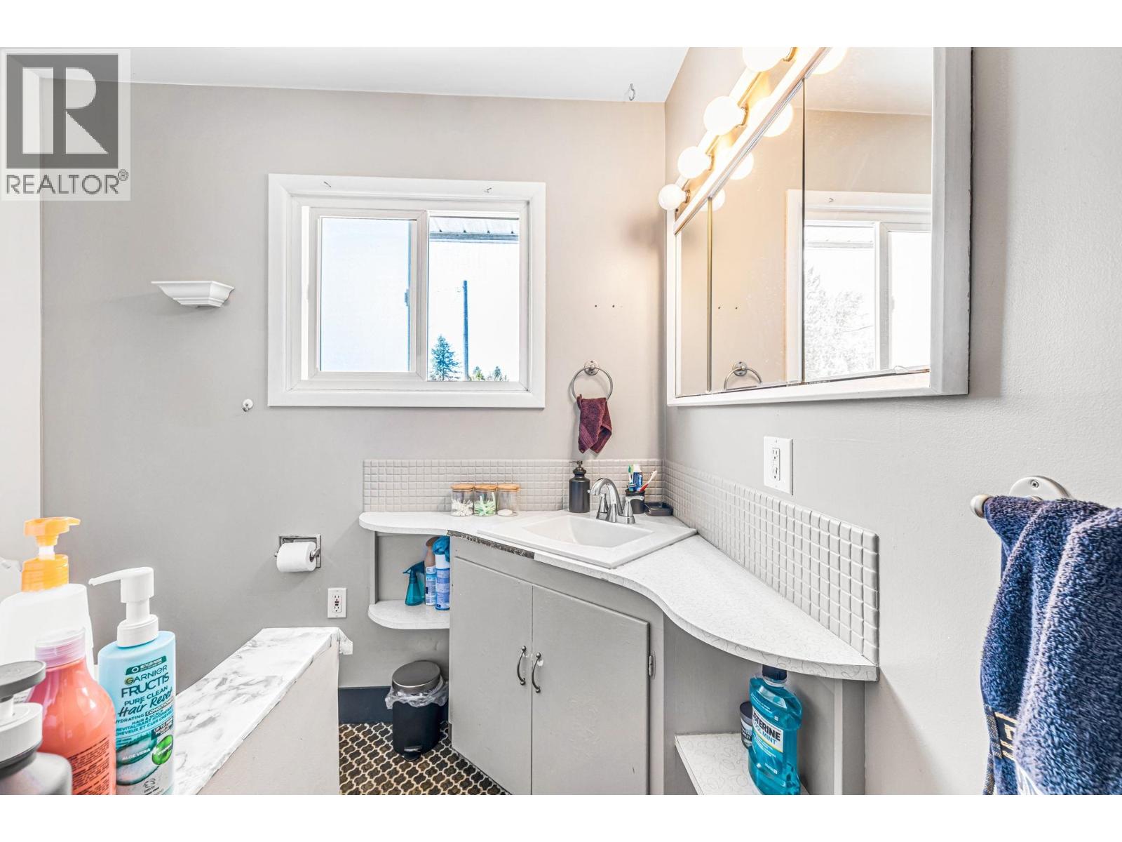 4 Bed, 2 Bath House for Sale in Port Coquitlam – 2715 COAST MERIDIAN ROAD, Port Coquitlam – MLS# R3150391 - Image 19