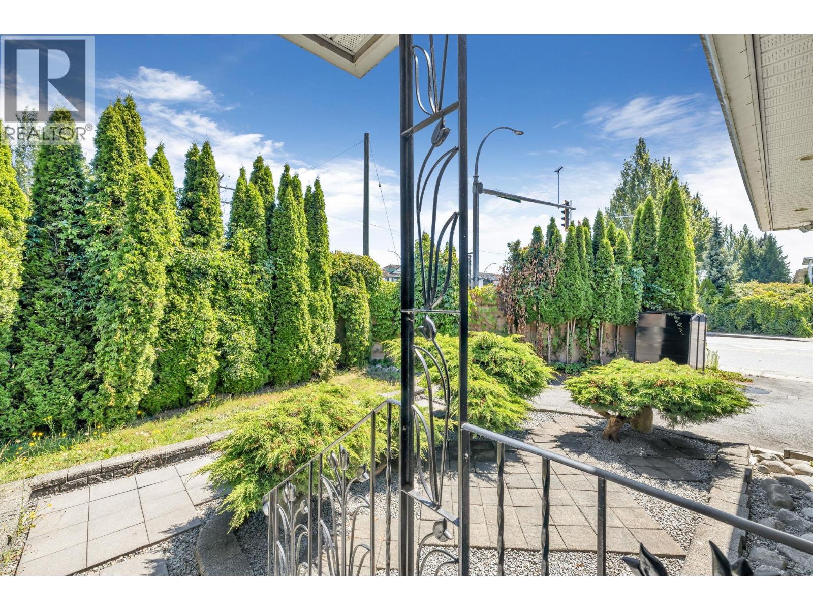 4 Bed, 2 Bath House for Sale in Port Coquitlam – 2715 COAST MERIDIAN ROAD, Port Coquitlam – MLS# R3150391 - Image 6