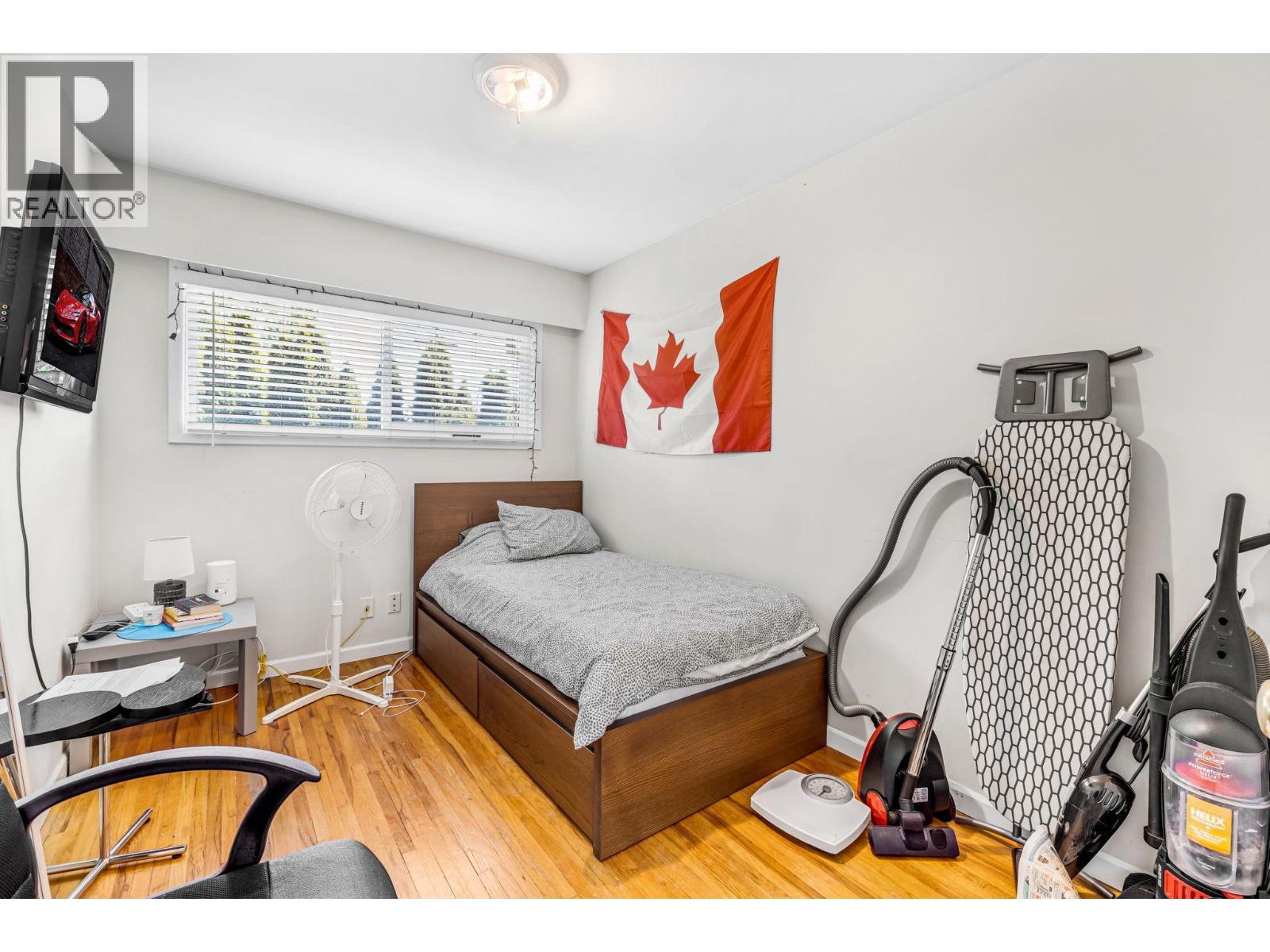 4 Bed, 2 Bath House for Sale in Port Coquitlam – 2715 COAST MERIDIAN ROAD, Port Coquitlam – MLS# R3150391 - Image 15