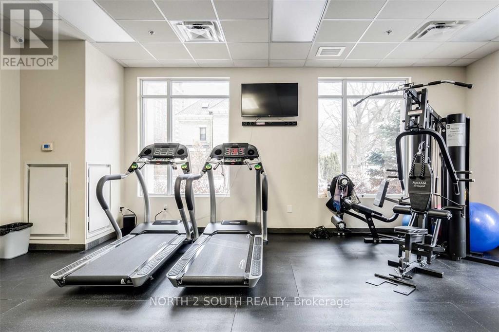#605 90 CHARLTON AVENUE W - 19