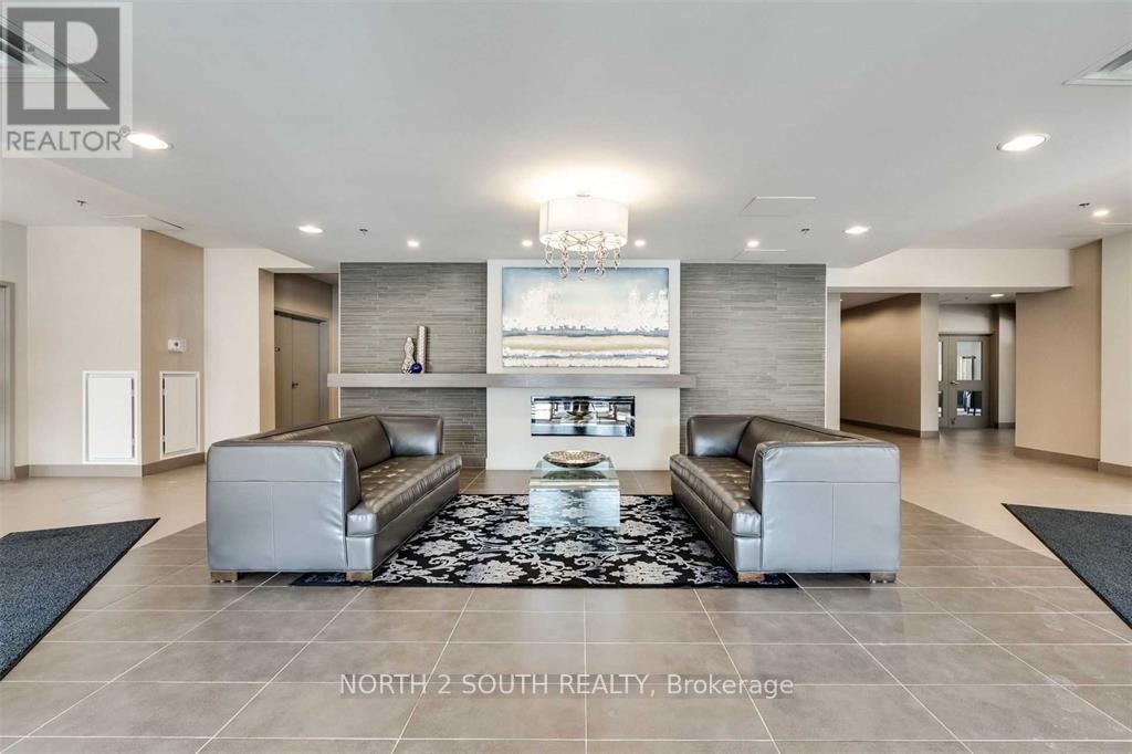 #605 90 CHARLTON AVENUE W - 5