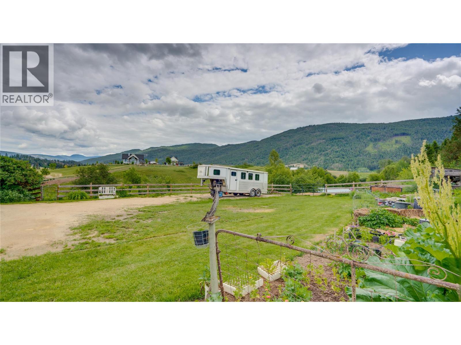  4878 Stepney Road, Spallumcheen