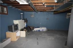 330 Selkirk Avenue, Winnipeg, MB R2W2M1 Photo 23
