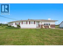 Living room - 3546 Route 132, Scoudouc, NB E4P3M6 Photo 8