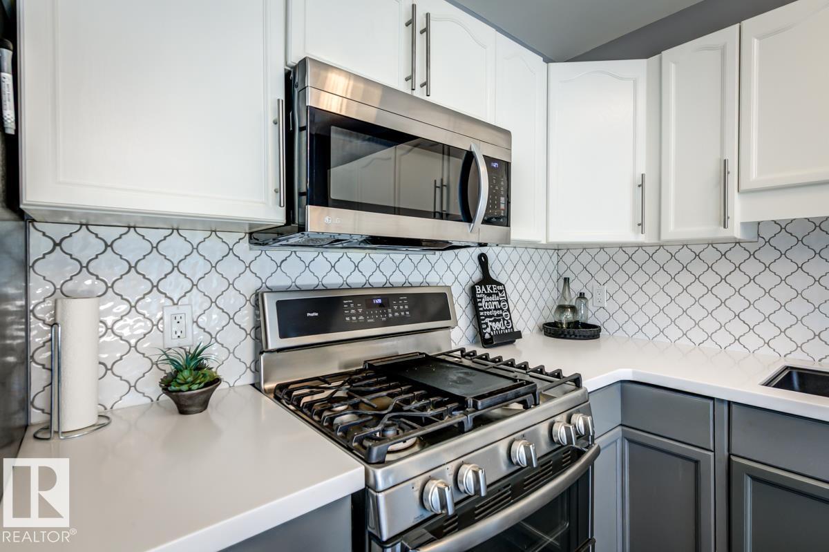 12114 16 AV SW - Image 19