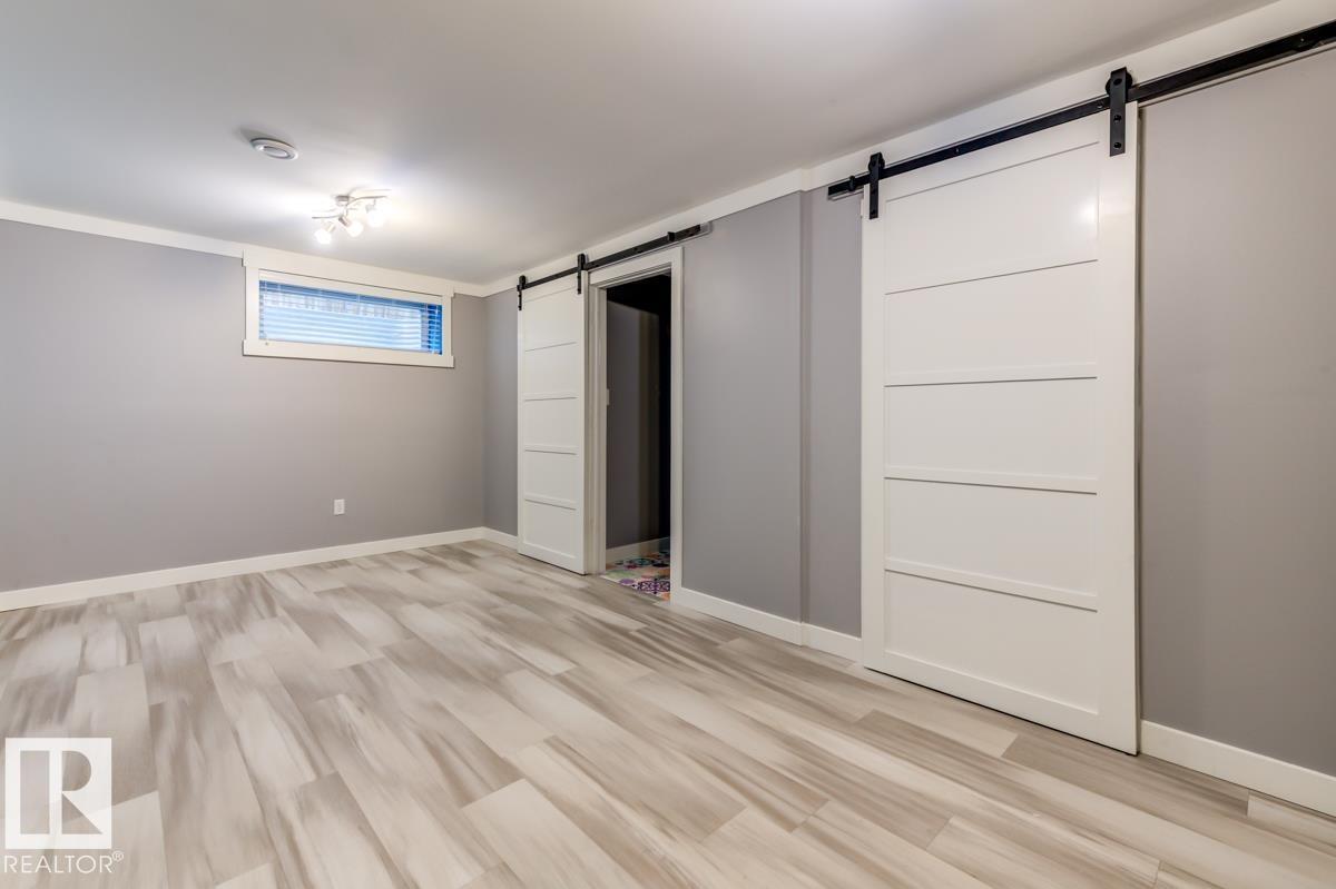 12114 16 AV SW - Image 44