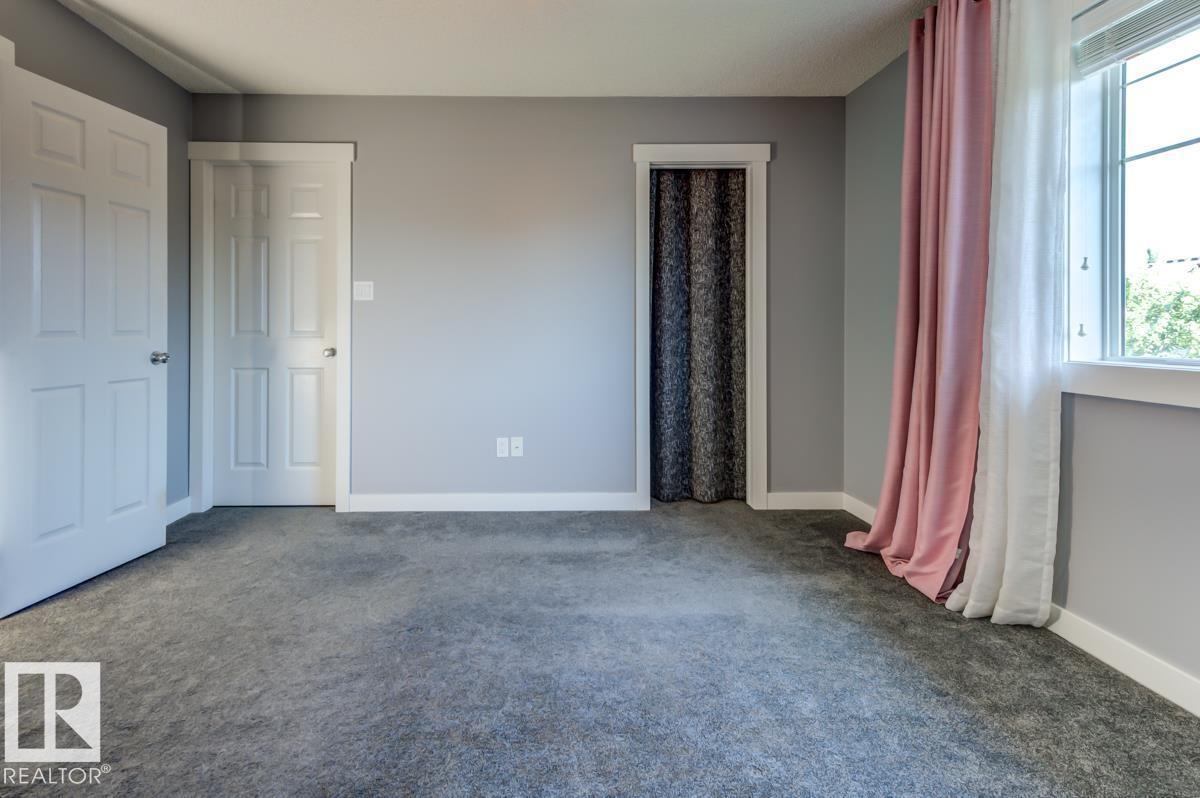 12114 16 AV SW - Image 32