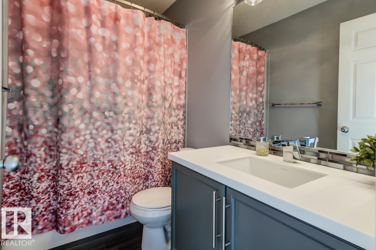12114 16 AV SW - 40