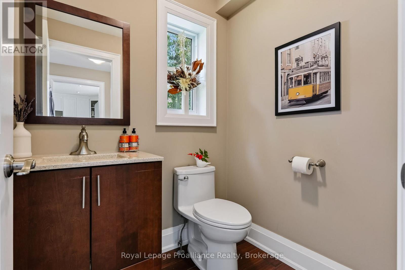 3889 BURNHAM STREET N - Image 28