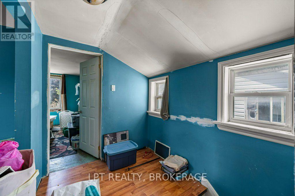 13 KINGSCOURT AVENUE - 14