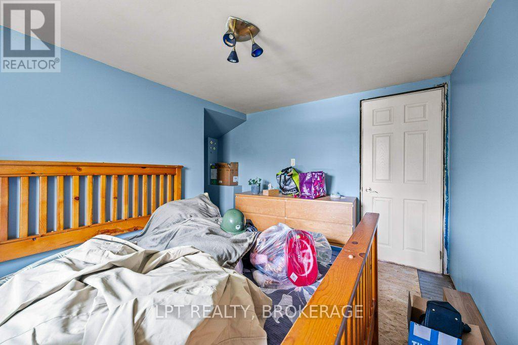 13 KINGSCOURT AVENUE - 19