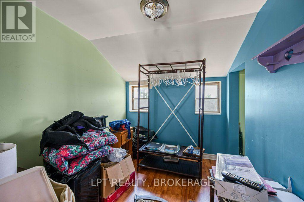 13 KINGSCOURT AVENUE - 21