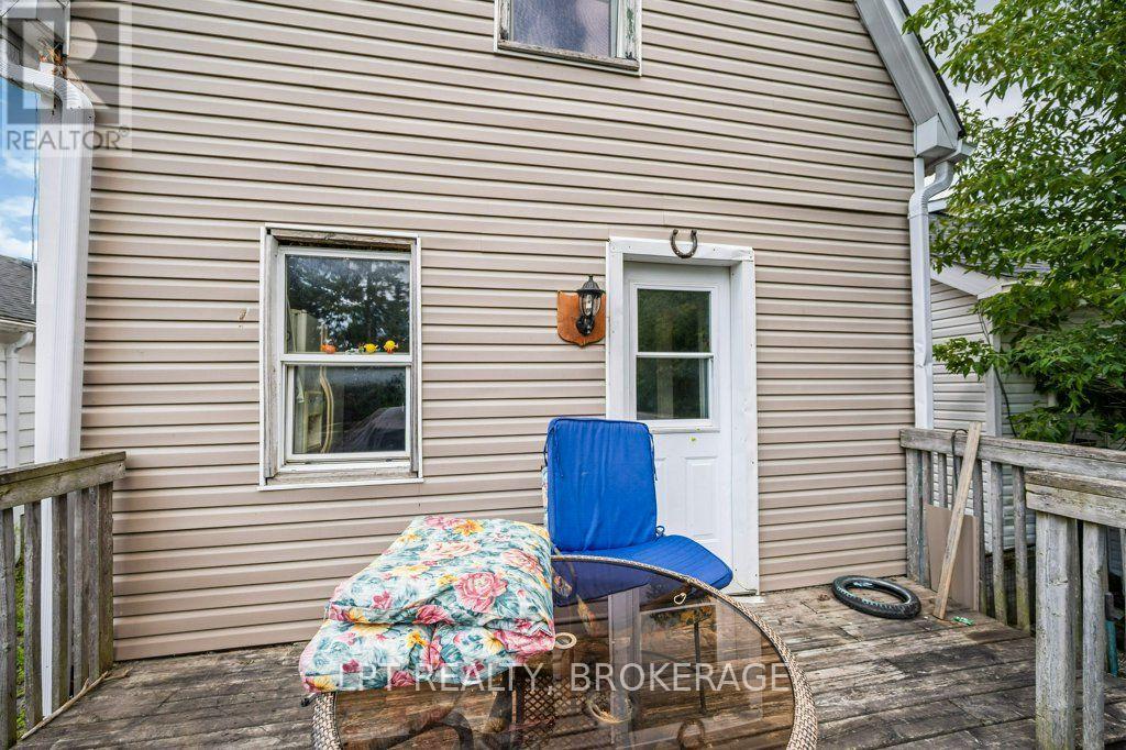 13 KINGSCOURT AVENUE - 31
