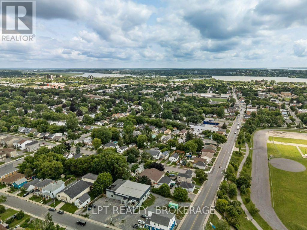 13 KINGSCOURT AVENUE - 41