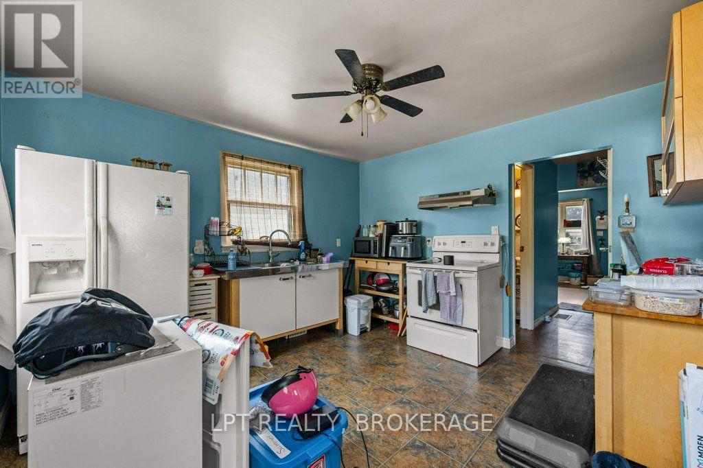 13 KINGSCOURT AVENUE - 8