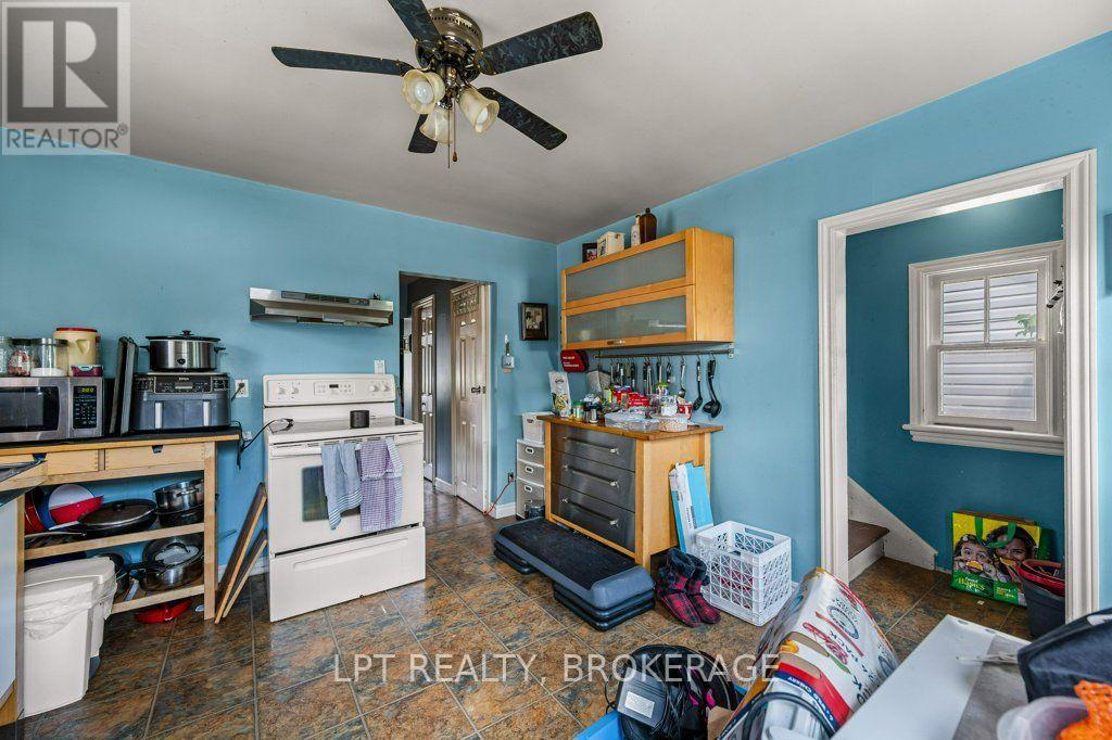 13 KINGSCOURT AVENUE - 9