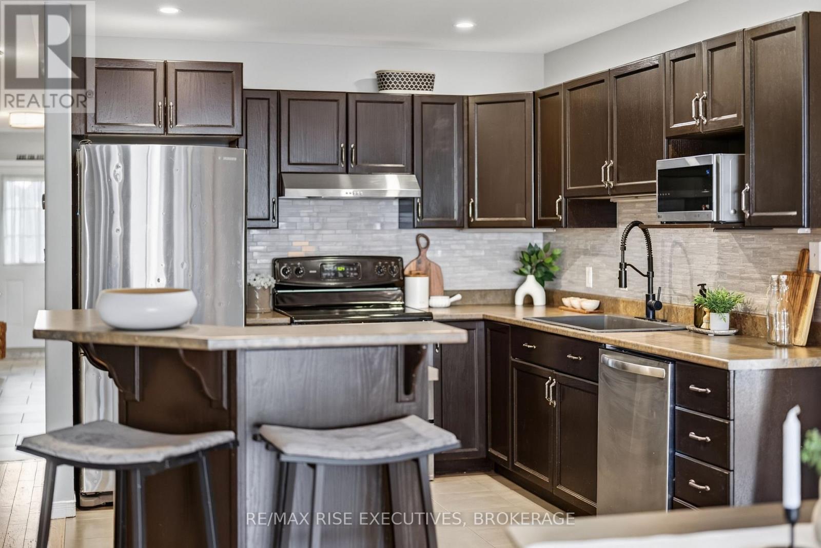 2030 SWANFIELD STREET - 11