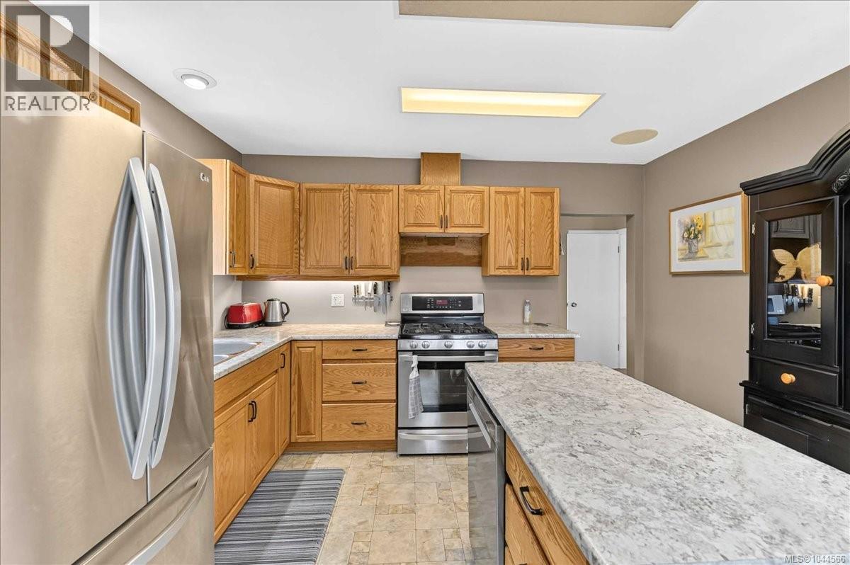 3547 8th Ave - Image 14