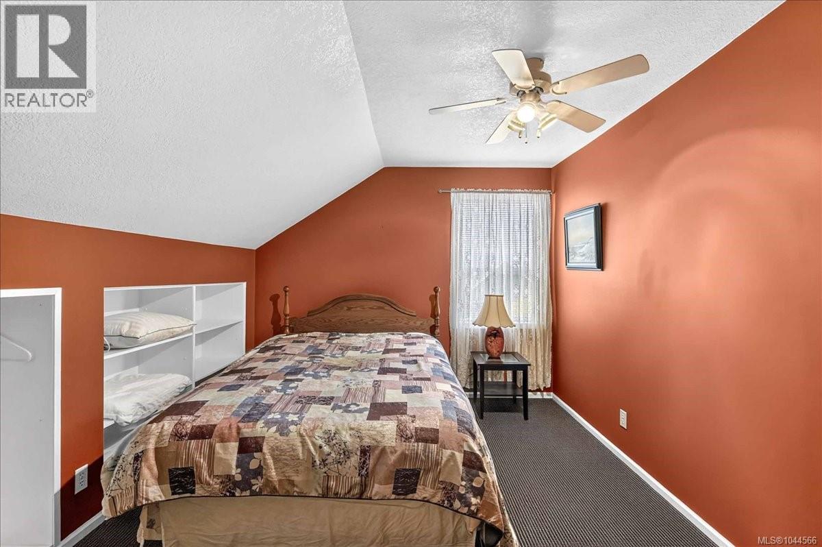 3547 8th Ave - 24