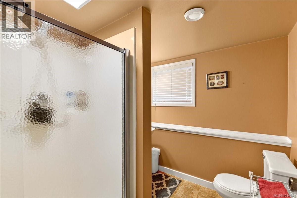 3547 8th Ave - 36