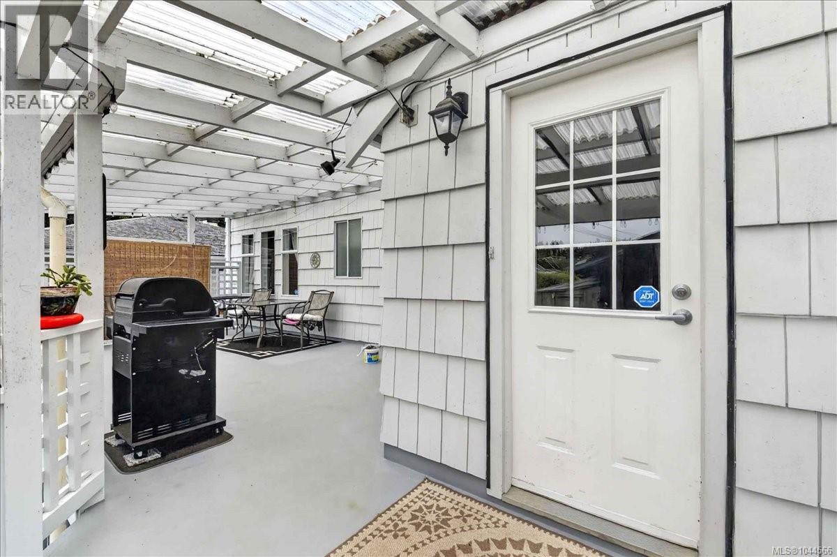3547 8th Ave - 44