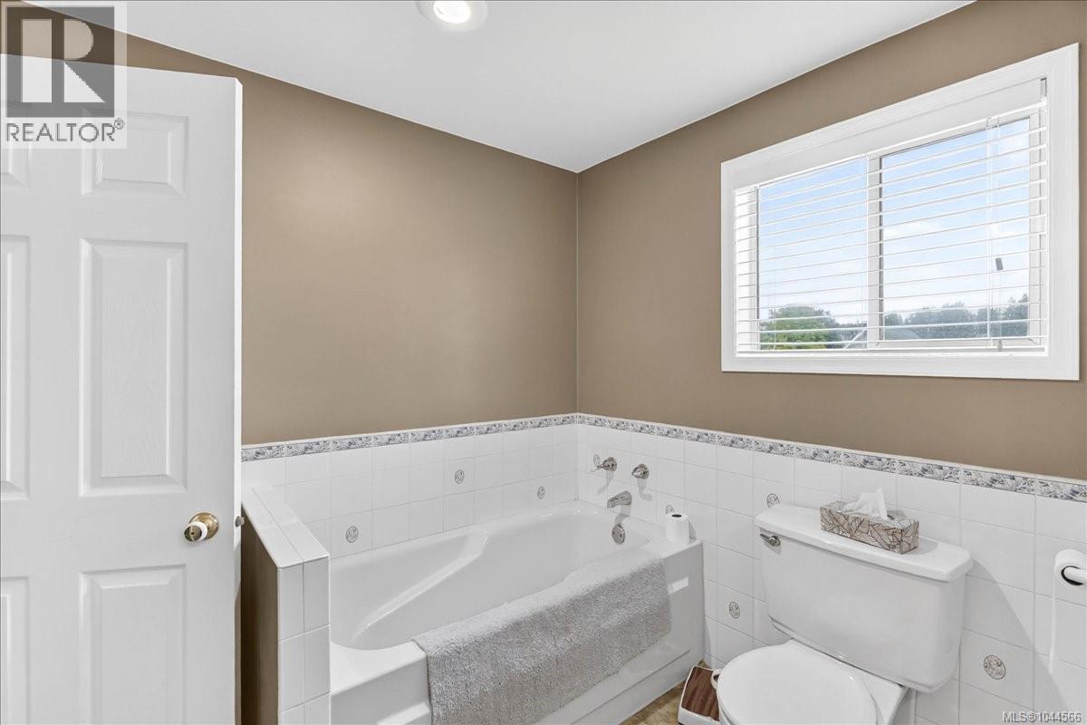 3547 8th Ave - Image 27