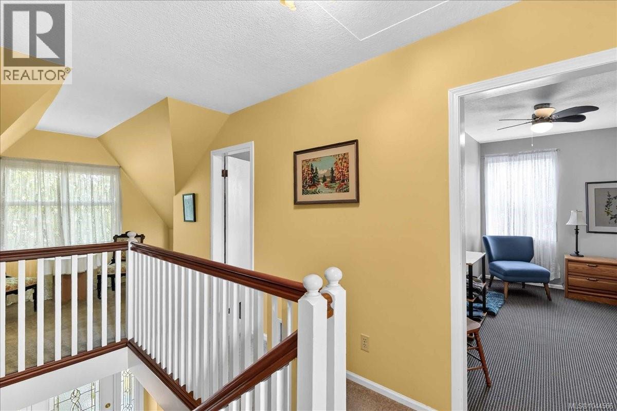 3547 8th Ave - Image 30