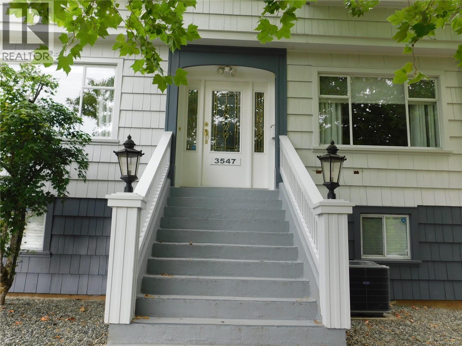 3547 8th Ave - 66