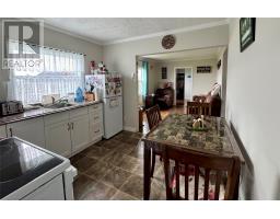 12 Meade Hill Road thumbnail 4