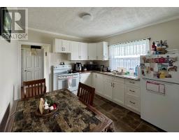 12 Meade Hill Road thumbnail 5