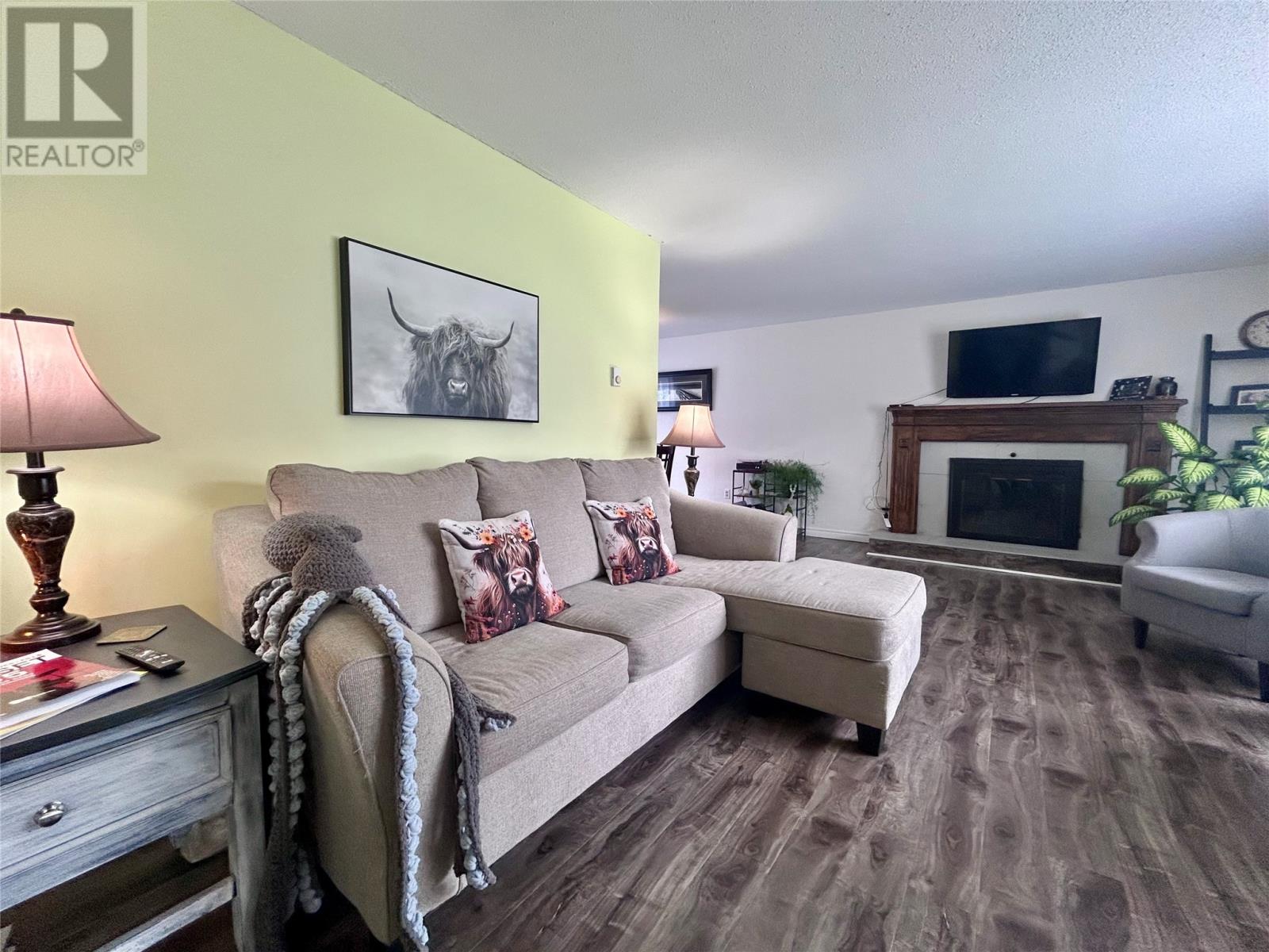 4 Elmwood Crescent, Pasadena, Newfoundland & Labrador, A0L1K0, Pasadena, Newfoundland & Labrador — photo 4 of 5