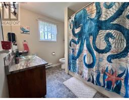 4 Elmwood Crescent thumbnail 18