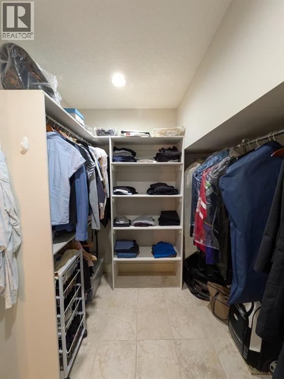 2104 23 Avenue NW - 28