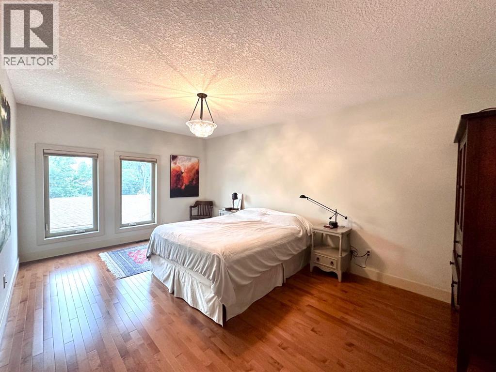 2104 23 Avenue NW - Image 21