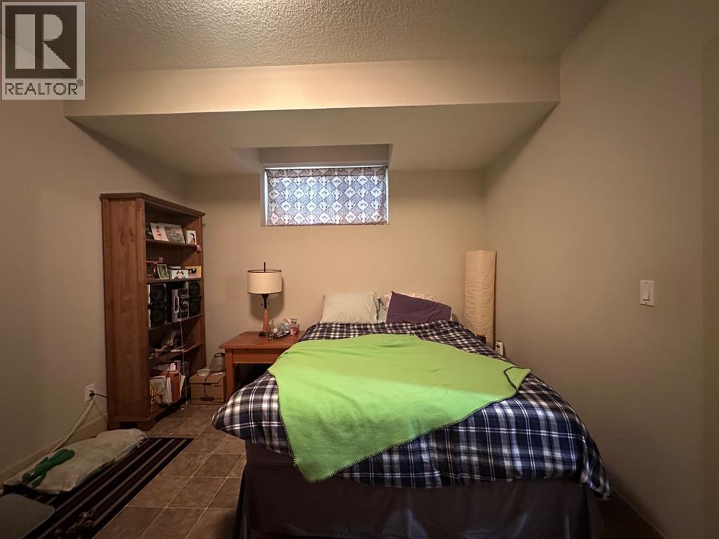 2104 23 Avenue NW - Image 32