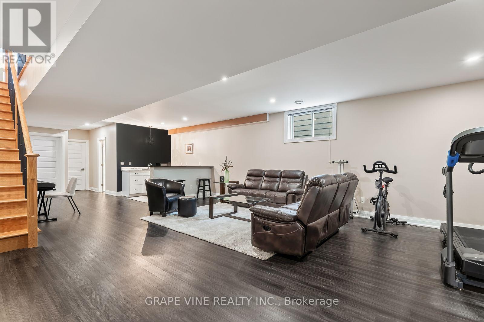 Thumbnail 32