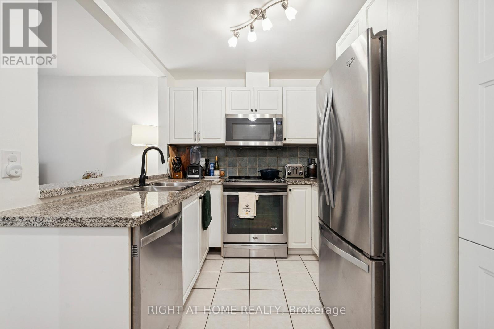 #A30 108 FINCH AVENUE W - 10