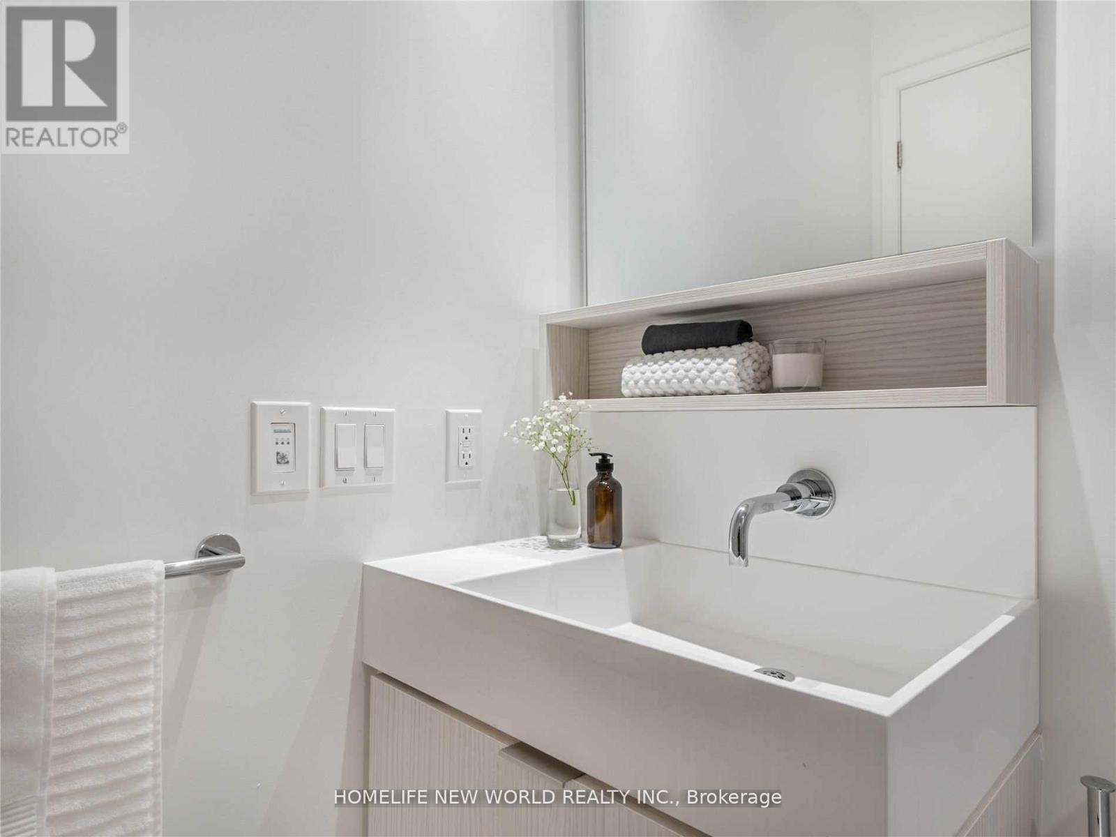 #920 8 HILLSDALE AVENUE - 16