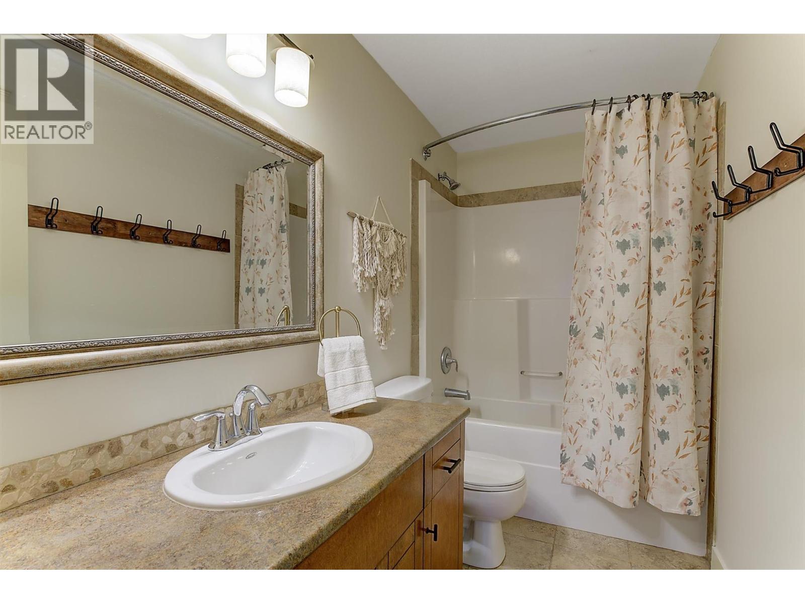 12931 East Ridge Drive, Lake Country