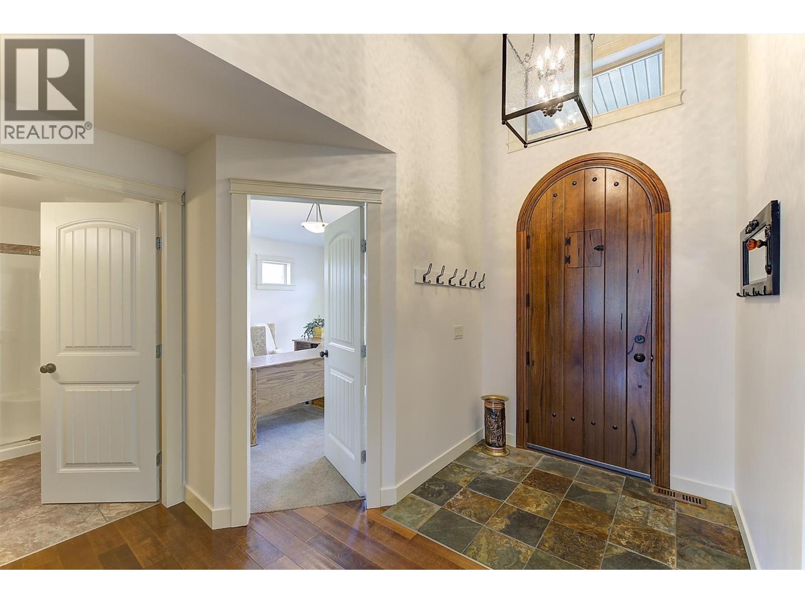 12931 East Ridge Drive, Lake Country