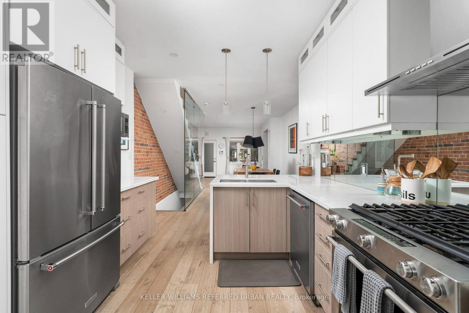 21 MILLBROOK CRESCENT - 13