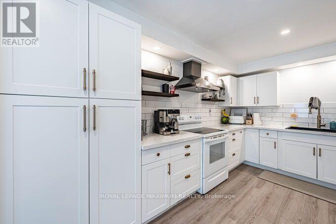 56 POTTER CRESCENT - 13