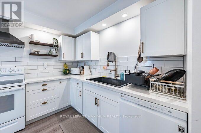 56 POTTER CRESCENT - 16