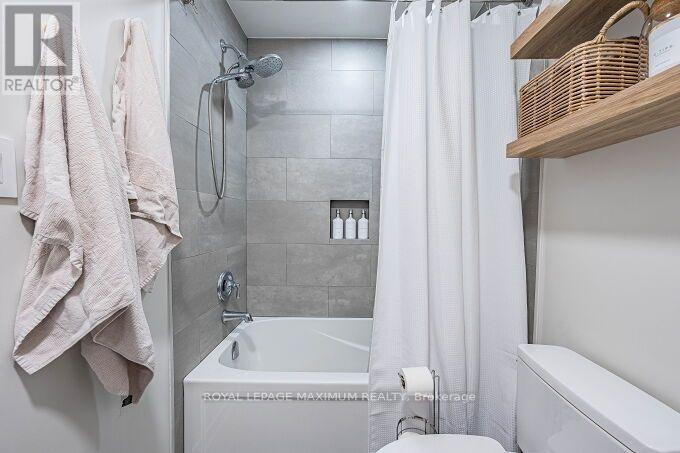 56 POTTER CRESCENT - 29