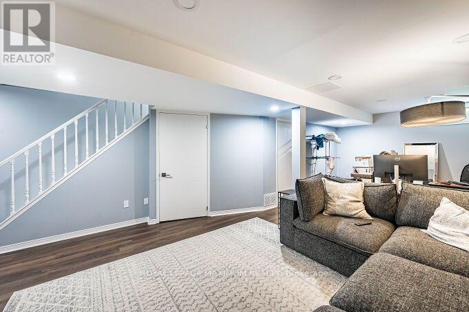 56 POTTER CRESCENT - 33
