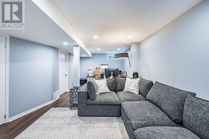 56 POTTER CRESCENT - 35
