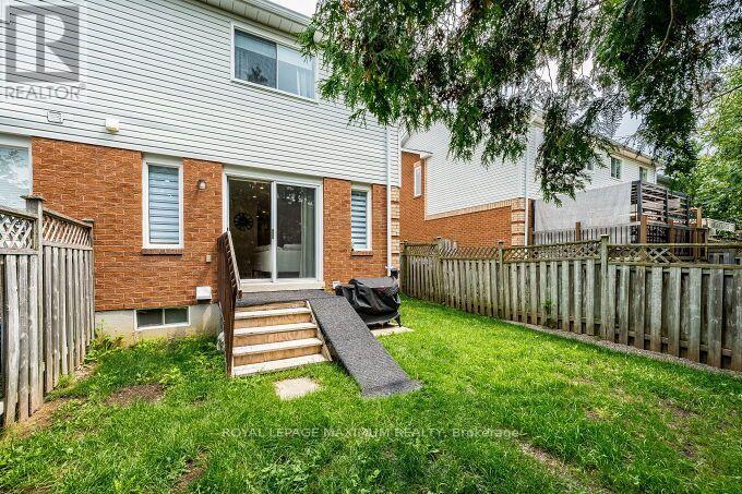 56 POTTER CRESCENT - 39